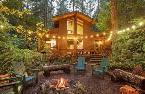 Rhododendron House | ZigZag Basecamp · Cozy Cabin Perfect for Nature Escapes w/Hot Tub