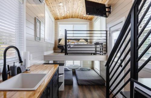 Apple Valley House | Zion Adventure, Private Hot Tub, Starry Nights