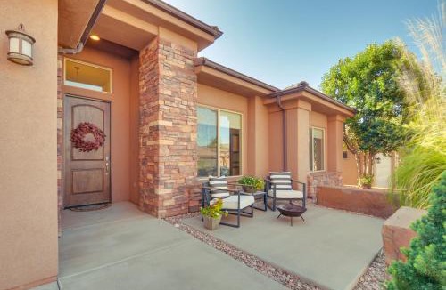 Kanab House | Zion Area Home w/Scenic Views & Private Hot Tub!