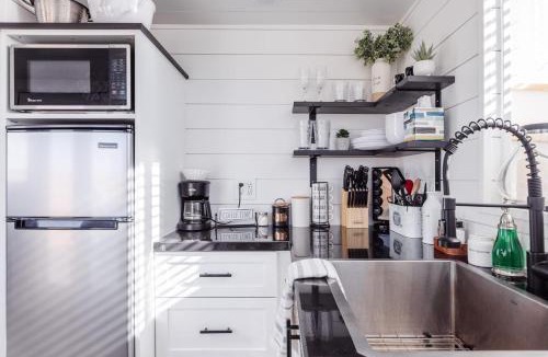 Apple Valley House | Zion Basecamp, Tiny Home Near National Park