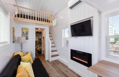 Apple Valley House | Zion Basecamp with Hot Tub, Mountain Biking & Hiking