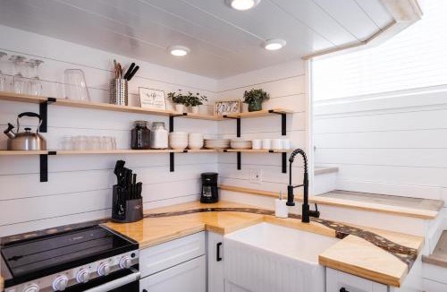 Apple Valley House | Zion Basecamp with Hot Tub, Mountain Biking & Hiking
