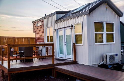 Apple Valley House | Zion-Day-Trip Ready, Tiny Home, Mountain Views