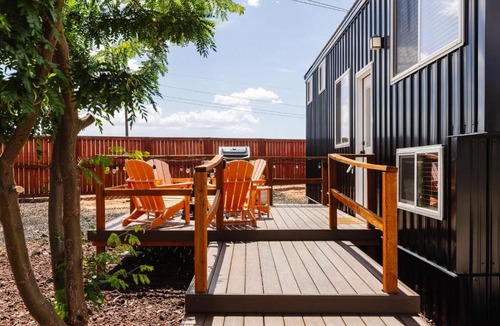 Apple Valley House | Zion Designer Tiny Home Private Deck & BBQ