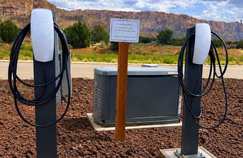 Apple Valley House | Zion Tiny Home, Pet Friendly, Stargazing Deck
