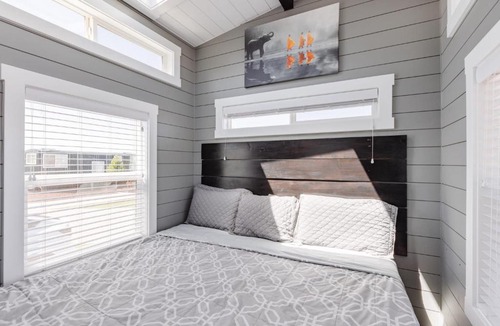 Apple Valley House | Zion Tiny Home, Pet Friendly, Stargazing Deck