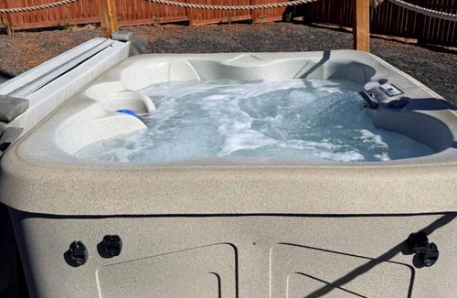 Apple Valley House | Zion Tiny Home, Private Hot Tub, Near Trails