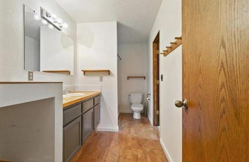 Franklin to the Fort House | Zoo Town House with Sauna