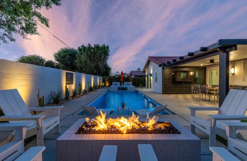 Bermuda Dunes House | Zuri Eight - Modern 3BR Oasis w Pool