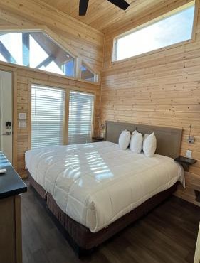 063B Grand Canyon South Rim Chalet with King Bed