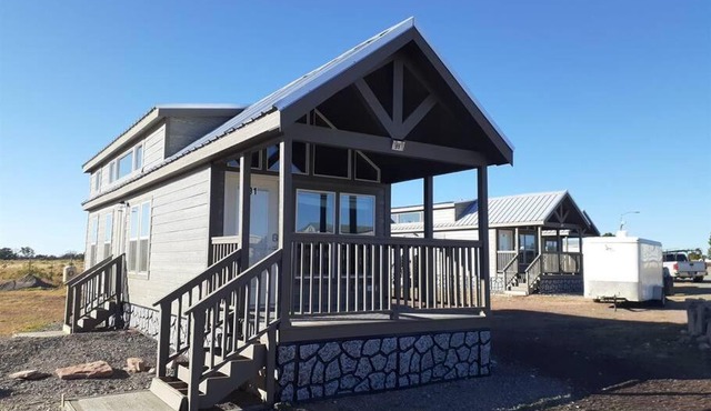 091 Star Gazing Tiny Home near Grand Canyon South Rim Sleeps 8
