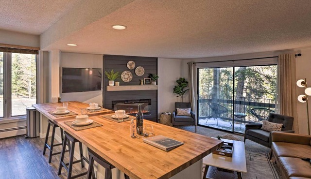 1/4 Mi to Peak 8 Ski Lift: Breck Gem w/Fireplace!