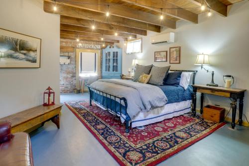 1 Block to Main St: 'Second Street Carriage House'