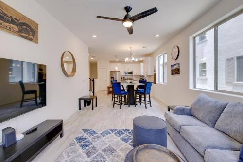1 Mi to Intel Campus! Chandler Townhome w/Pools