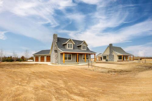 1 Mi to Missouri River! 2-Home Bundle for Families
