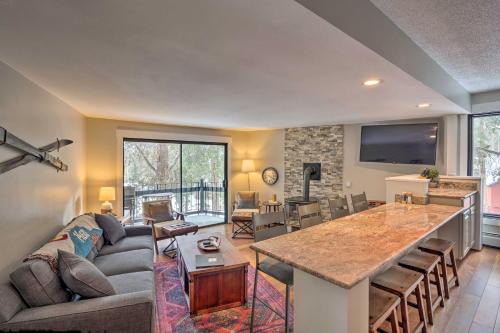 < 1 Mi to Peak 8: Ski Condo in Breck w/Mtn Views