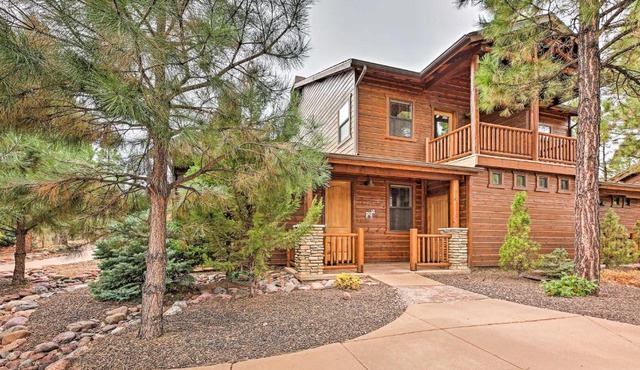< 1 Mi to Torreon Golf Club: Show Low Condo