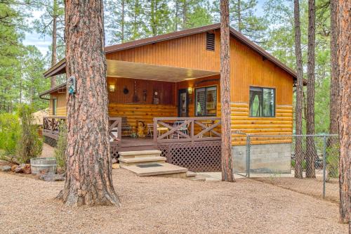 10 Mi to Show Low: Pinetop-Lakeside Family Cabin!