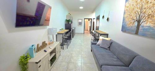 10 MIN FROM BEACH! 4 Queen Beds