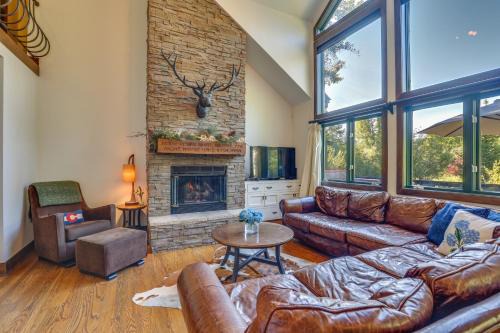 11 Mi to Slopes: Frisco Home w/Hot Tub & Sauna!
