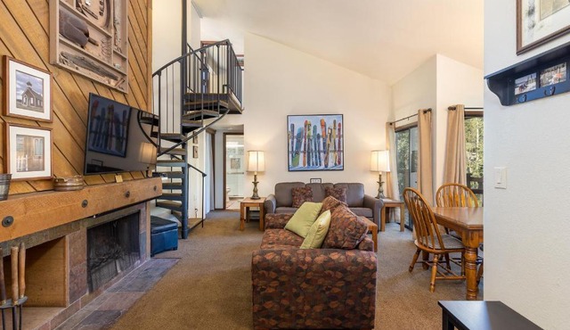 1196 Flying Dutchman condo