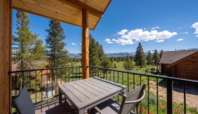 1585 Moose Run