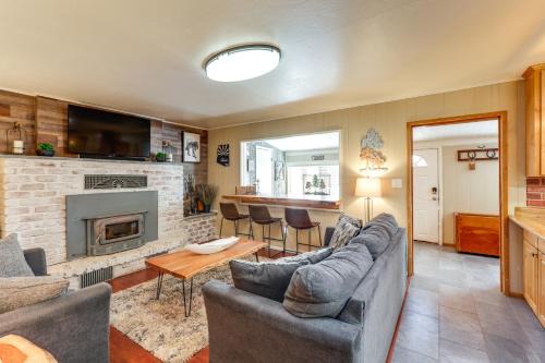 16 Mi to Mogollon Rim: Home w/Deck in Payson!