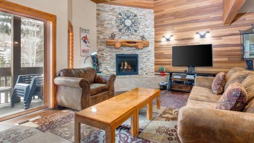 1687 Lakeside Getaway at Deer Valley! Free Deer Valley Skier Shuttle! by SkyRun Park City