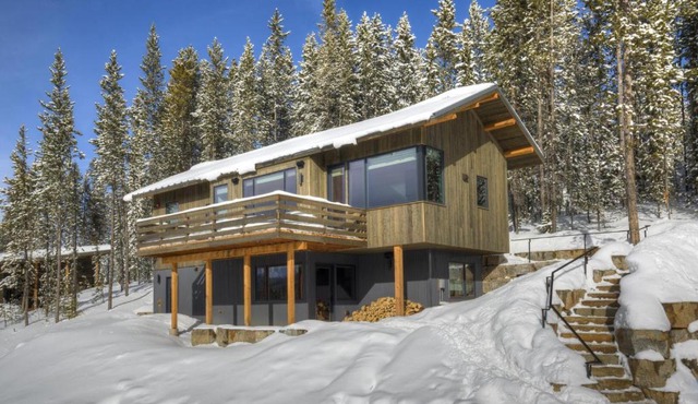 17 Lake Cabin
