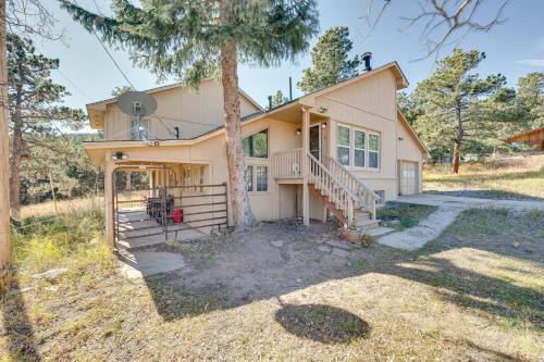 17 Mi to Town: Peaceful Golden Cabin!