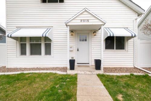 1890 Historic Montana Retreat | Boutique | W & R
