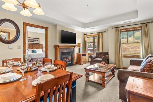1BR Perfect View of ski resort Base Area Luxury