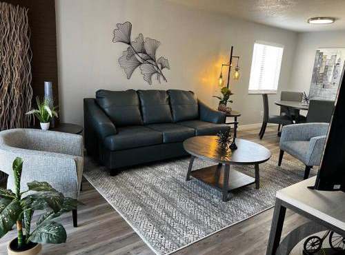 2 BDRM CONDO - Tranquility, Comfort & Location