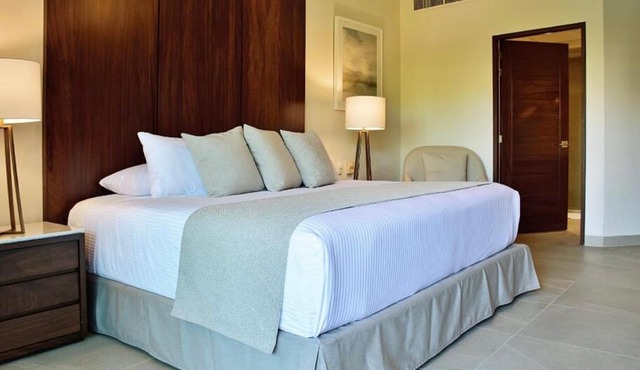 2 Bed 2Bth, Playa Royale 2507, Free WIFI