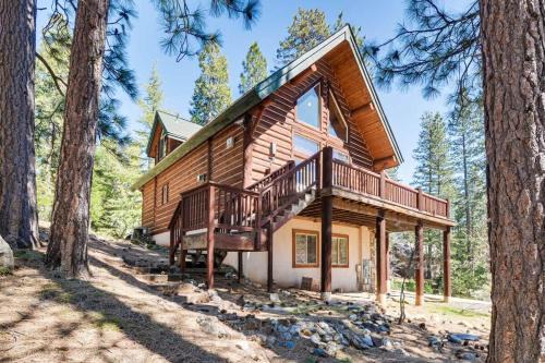 2 Cabins Sleeps 17 Ping Pong Gas Fire Pit & BBQ