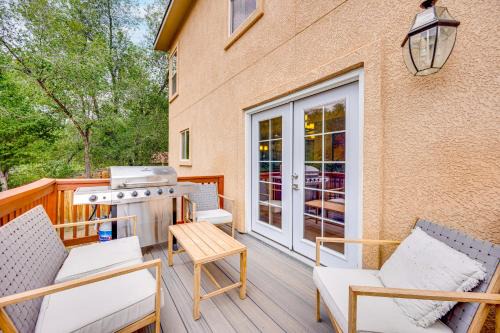 2 Mi to Dtwn Colorado Springs: Home w/Large Yard!