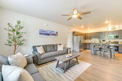 2 Mi to Dtwn & NAU: Flagstaff Condo w/Patio!