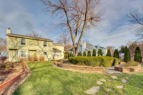 2 Mi to KU Campus: Group Getaway w/Patio & Garden
