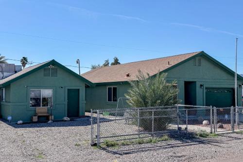 2 Mi to Rotary Park! Pet-Friendly Home w/Fire Pit
