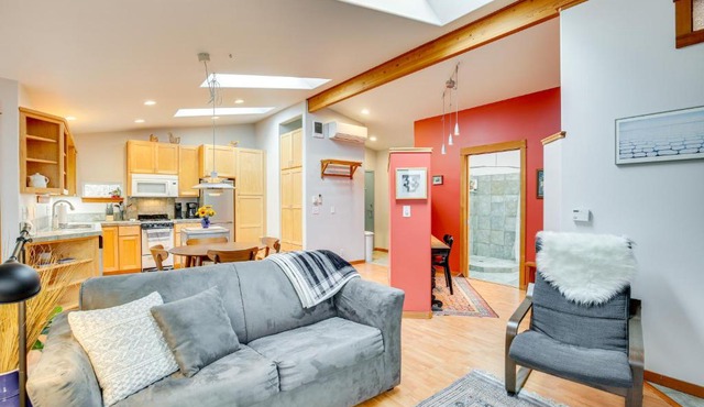 2 Mi to UO: Cozy Retreat in Eugene!