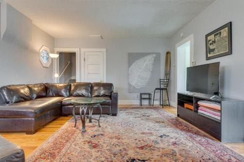 2 Mi to Washington Park: Convenient Denver Home!