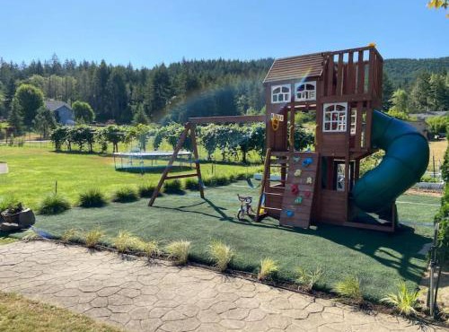 2 spaces More Space with 2 units at same location PNW Retreat