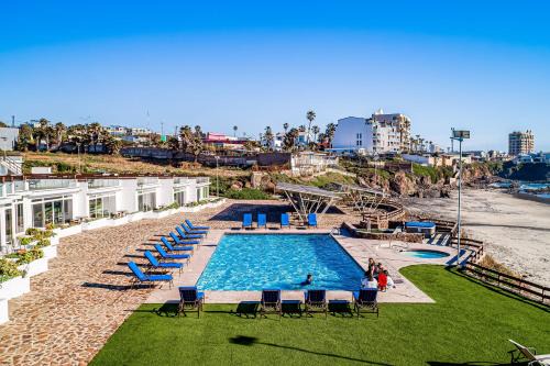 2-Story Dog-Friendly Villa with Outdoor Pool, Patio, 2 Balconies, Streaming, AC