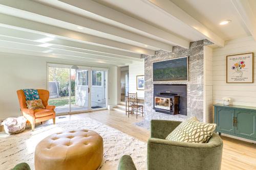 20 Mi to Alta Ski Area: Modern Retreat w/Yard!