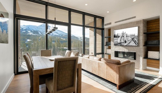 204 LakeLodge