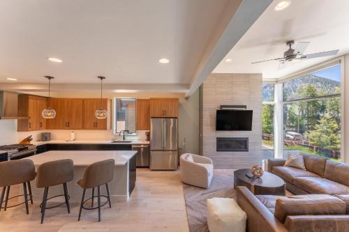 224 Frisco Aly Unit E : 2