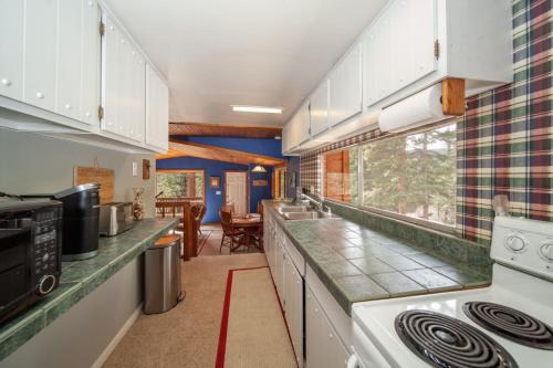 2bed 1bath Creekside Alma with Deck Beautiful Views