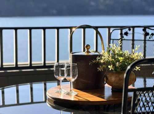 2BR Condo Lake Access Balcony & Pool