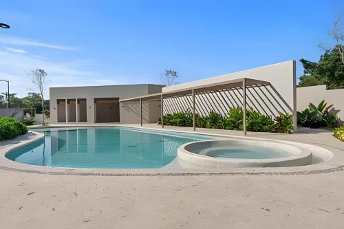 2BR Pool King Bed Parking