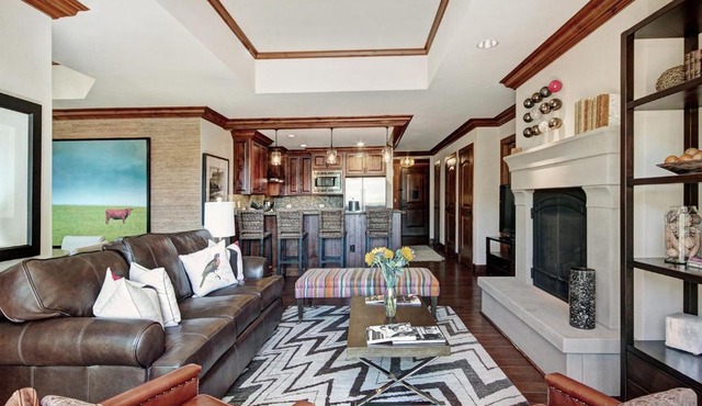 2BR Residence at the Ritz-Carlton with Valley View